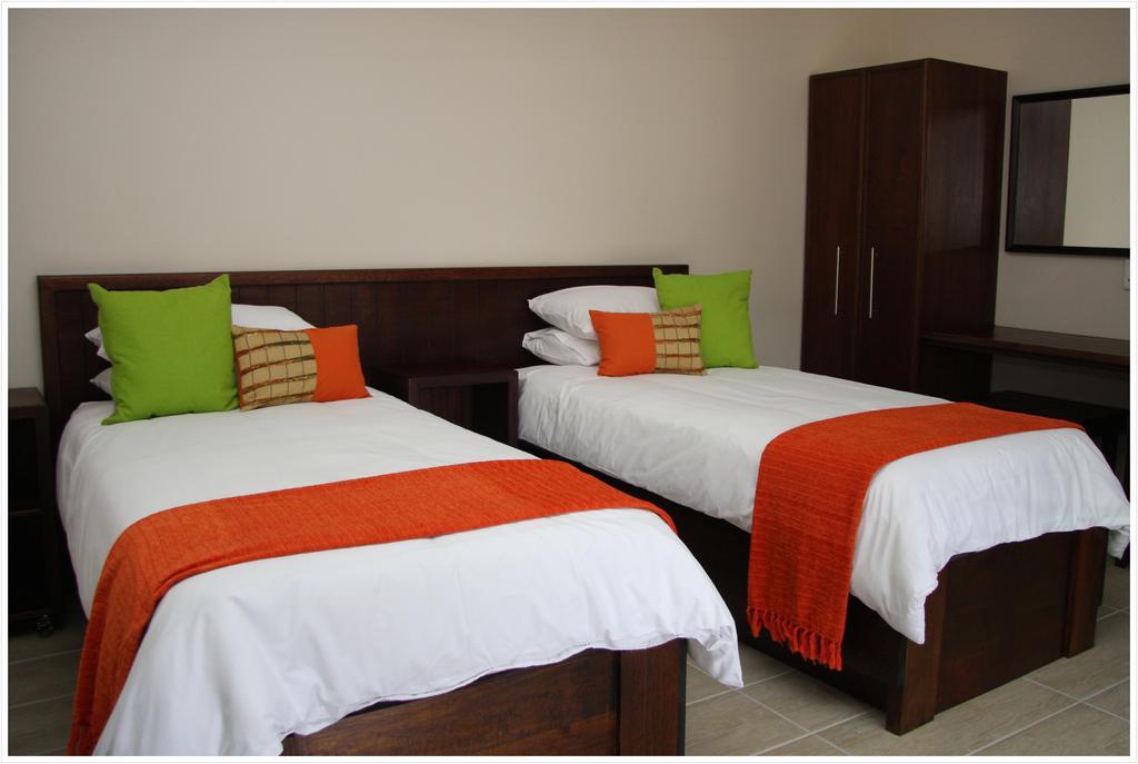 Be At Home Guesthouse Klerksdorp Quarto foto
